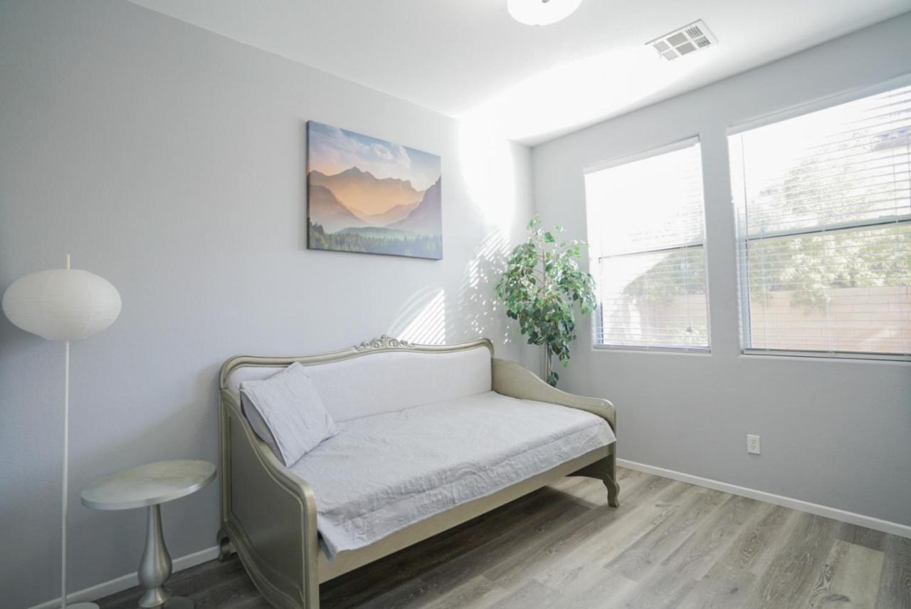 Ultra Modern Las Vegas Home 20Min From The Strip Ngoại thất bức ảnh